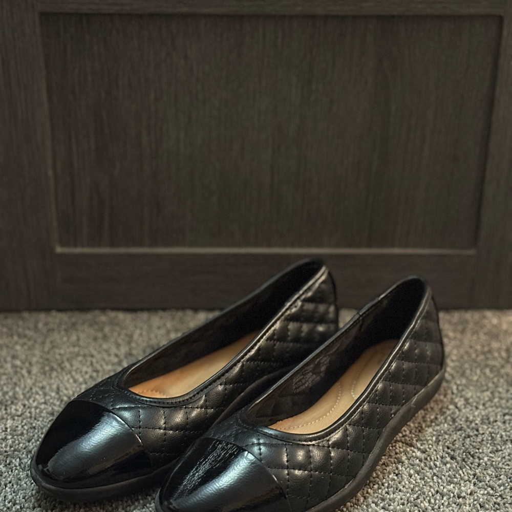 Elegant Black Quilted Women's Flats